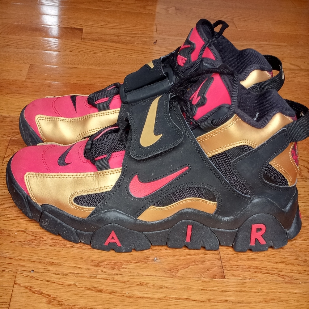 Nike Air Barrage Mid Unisex Shoes Size 9 Color: Metallic Gold/University Red